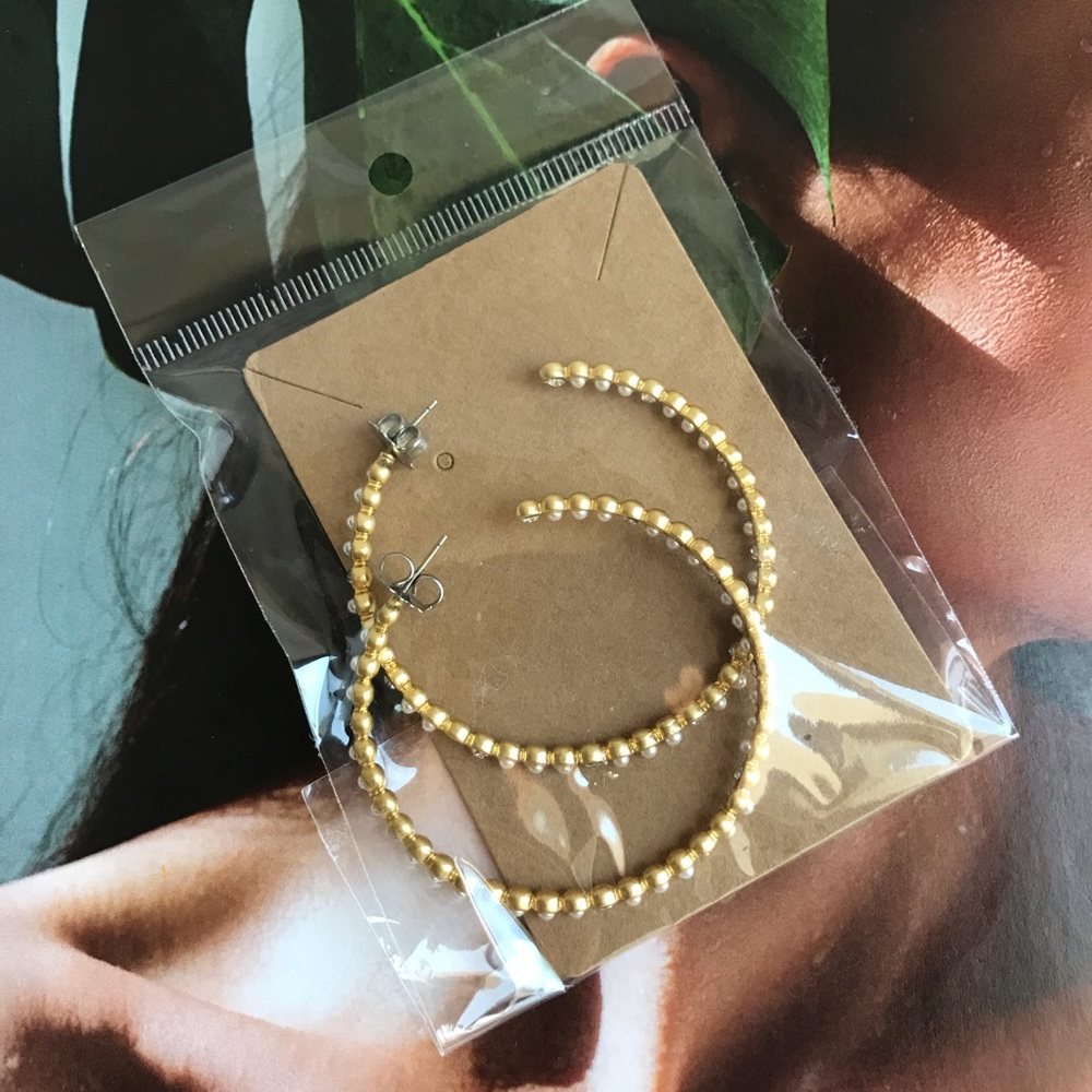 Gold Hoop with Crystals Glass Pearl Earrings - Picture 15 of 16